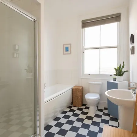 Host & - Chatsworth Court Apartment Scarborough