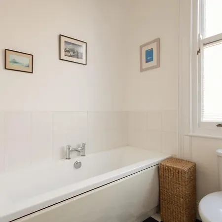 Apartment Host & - Chatsworth Court Scarborough