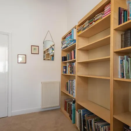 Host & - Chatsworth Court Apartman