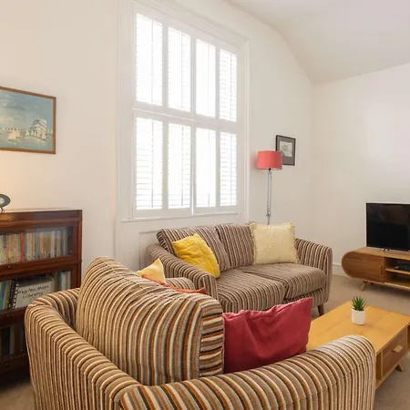 Host & - Chatsworth Court * Scarborough